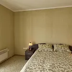 מלון Alpen House *